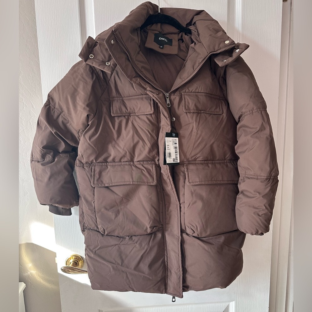 GOGG puff jacket with hood 
Size medium 
Color chocolate 
News with tags